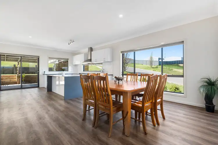 Fourth view of Homely house listing, 2 Ridgeway Crescent, Kyneton VIC 3444