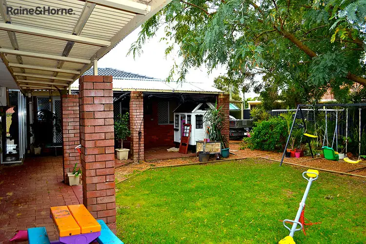 Seventh view of Homely house listing, 4 Mignon Court, Armadale WA 6112