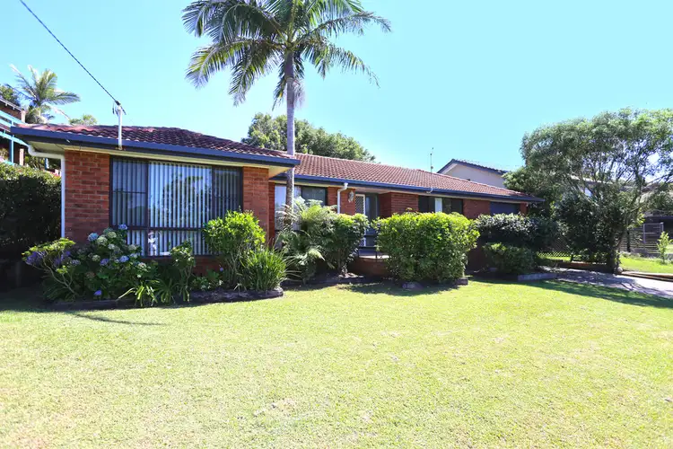 11 Nardie Street, Sapphire Beach NSW 2450