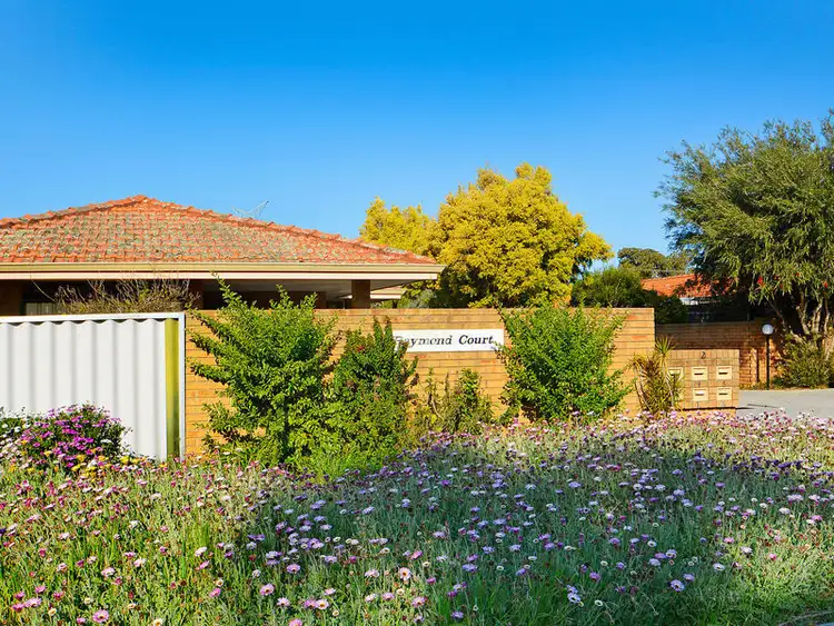 4/2 Bland Place, Beechboro WA 6063