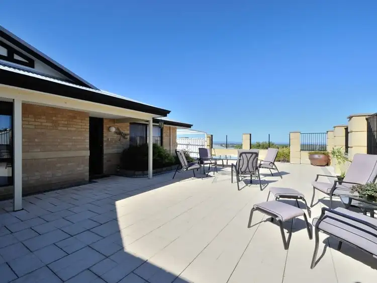 14 Doherty Heights, Parmelia WA 6167