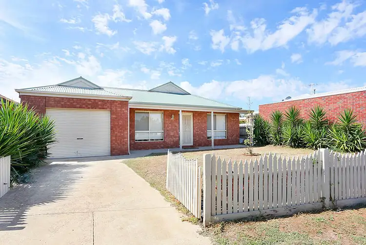27 Blackbird Circuit, Lara VIC 3212