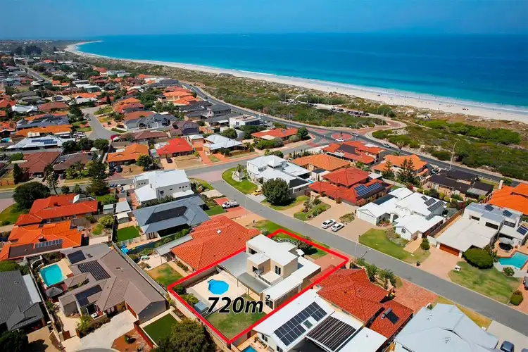 Second view of Homely house listing, 8 Node Ct, Mullaloo WA 6027