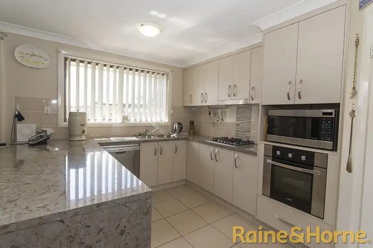 26 Dalbeattie Crescent, Dubbo NSW 2830