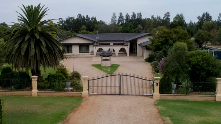 1046 Burley Griffin Way, Bilbul NSW 2680