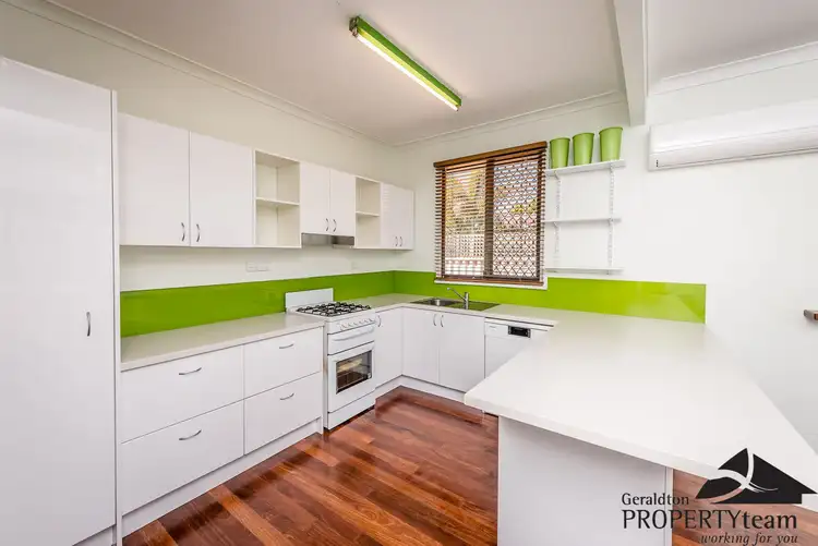 15 Bradley Street, Beachlands WA 6530