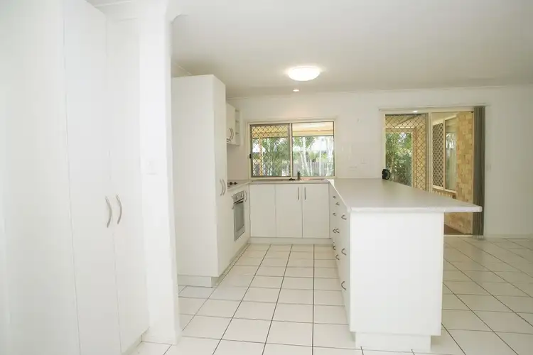 Sixth view of Homely house listing, 2 Whipbird Court, Urangan QLD 4655