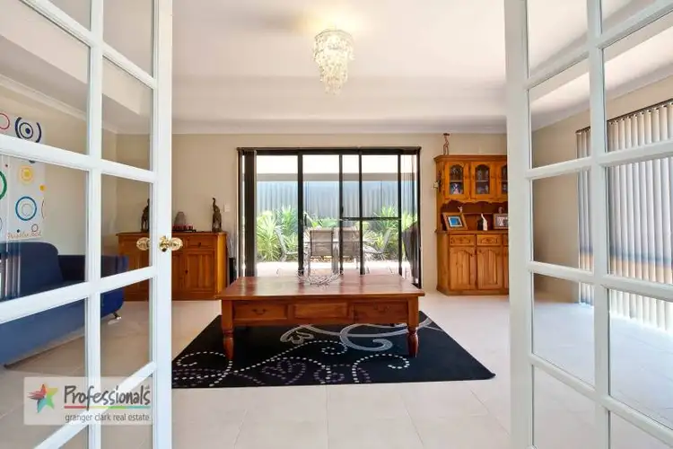 21 Edgecombe Pass, Aveley WA 6069