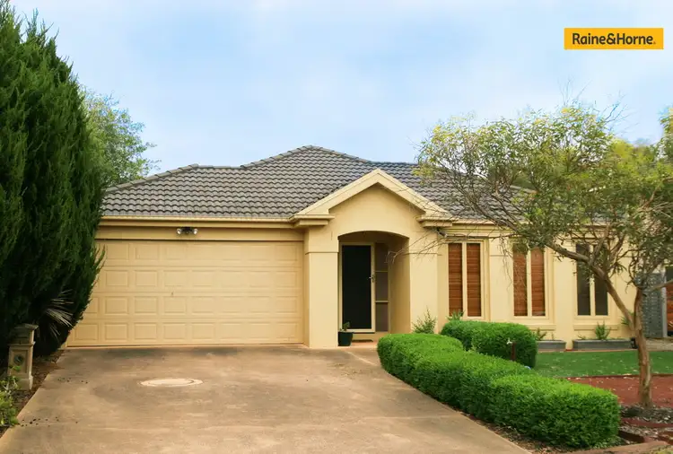 1 Gallery Place, Sanctuary Lakes VIC 3030