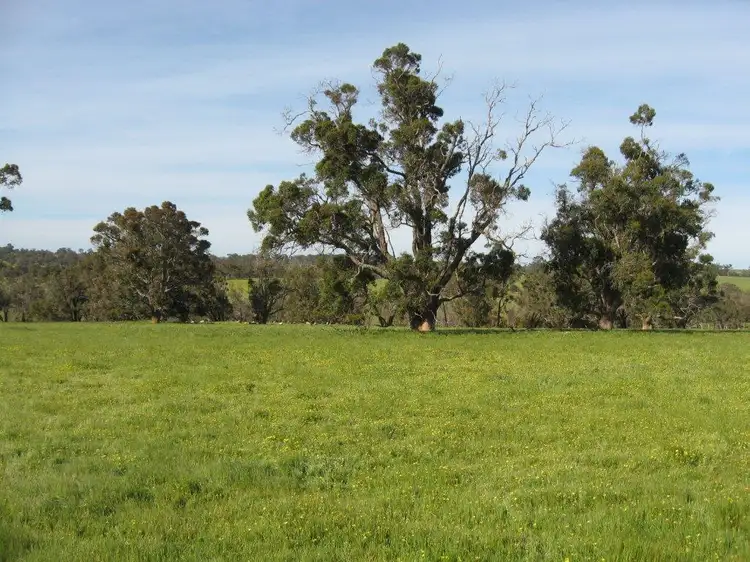 . Albany Highway, Kojonup WA 6395