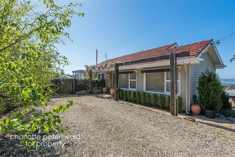 6 Dewrang Place, Mount Stuart TAS 7000