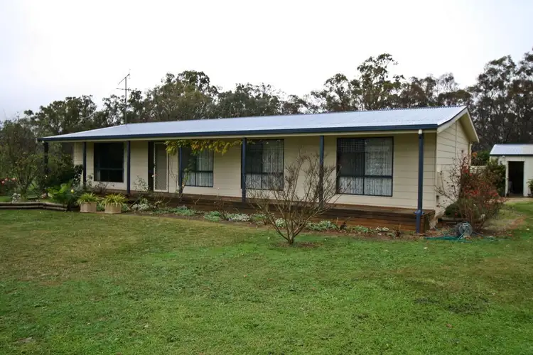 6 Munns Street, Apsley VIC 3319