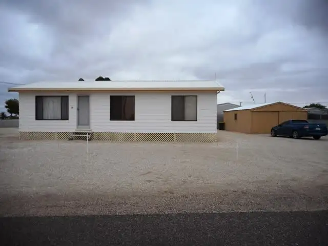 16 Lloyd Street, Smoky Bay SA 5680