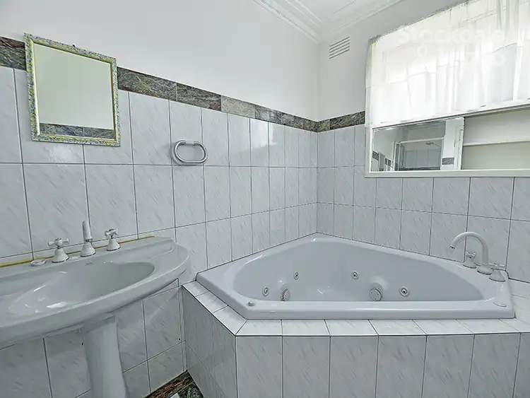 Seventh view of Homely house listing, 3 Dolphin Court, Gladstone Park VIC 3043