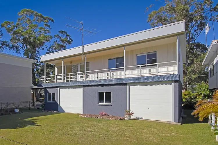 32 Carroll Avenue, Lake Conjola NSW 2539
