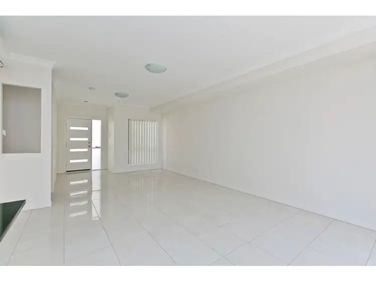 Second view of Homely townhouse listing, 3/9 Michelle Court, Cleveland QLD 4163