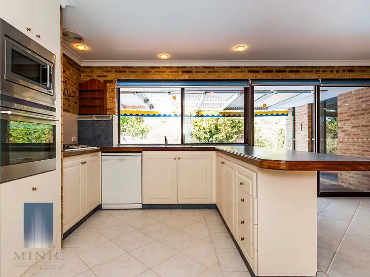 12 Nigel Court, Leeming WA 6149