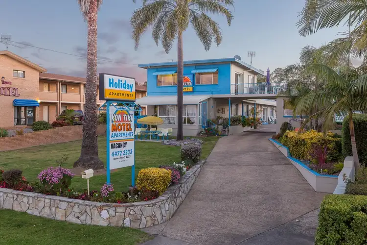 220 Beach Road, Batehaven NSW 2536