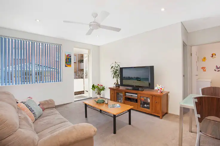 Main view of Homely unit listing, 2/110 Pacific Parade, Dee Why NSW 2099