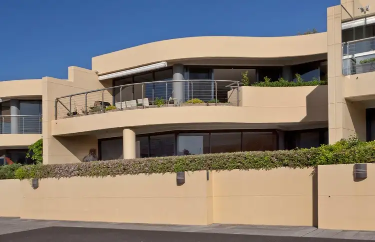 Second view of Homely apartment listing, 22/10 Lincoln Crescent, Woolloomooloo NSW 2011