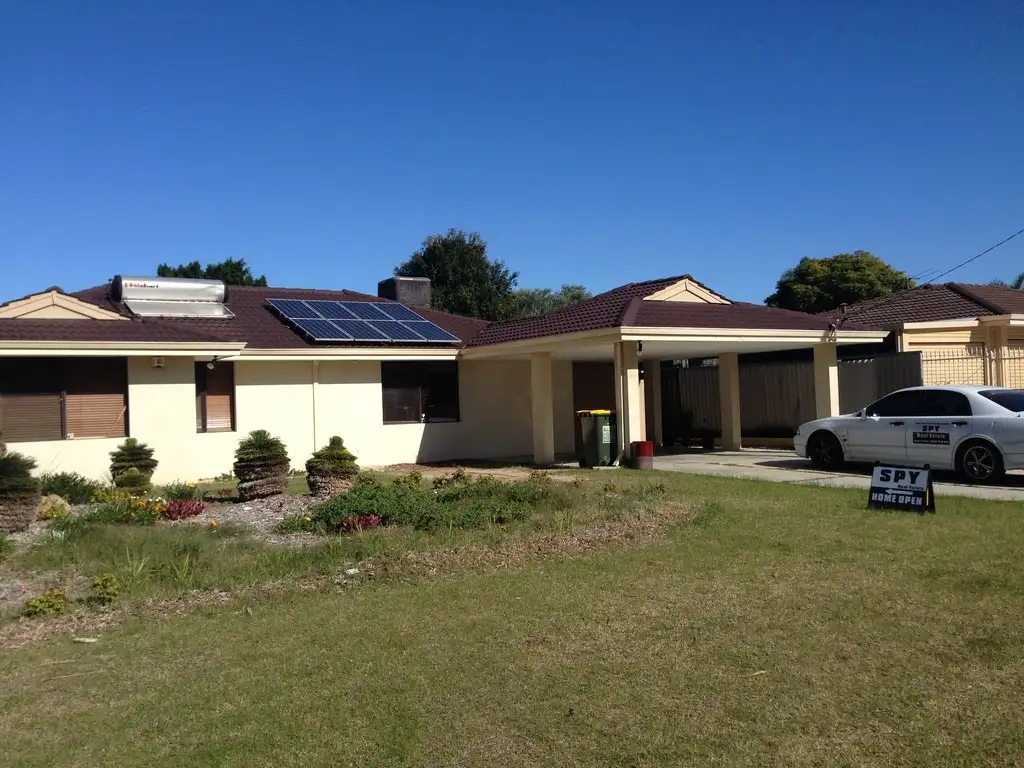 Main view of Homely house listing, 6 woodward Cirlce, Marangaroo WA 6064