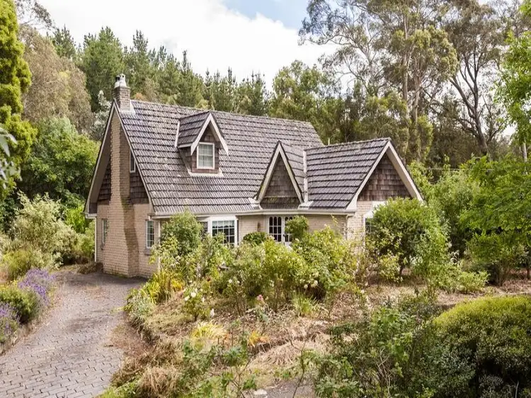 71 Walkers Rd, Woodend VIC 3442