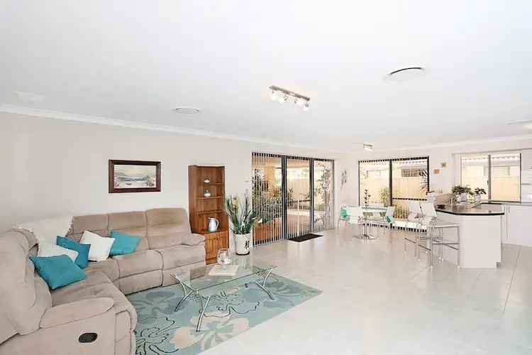 7 Myalla Pass, Lakelands WA 6180