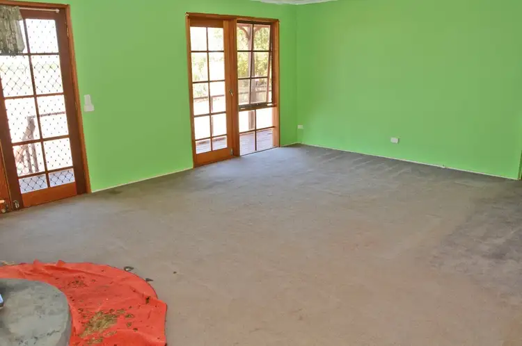 Fifth view of Homely house listing, 10 Arafura Road, Robinvale VIC 3549