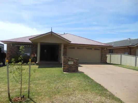 8 Hills, Young NSW 2594
