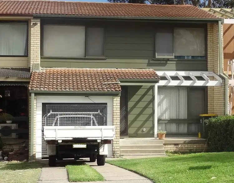 Main view of Homely townhouse listing, 8 Rivett Place, Kelso NSW 2795