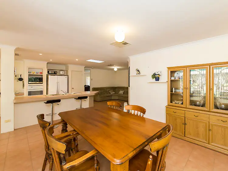 2 Stevenson Place, Byford WA 6122