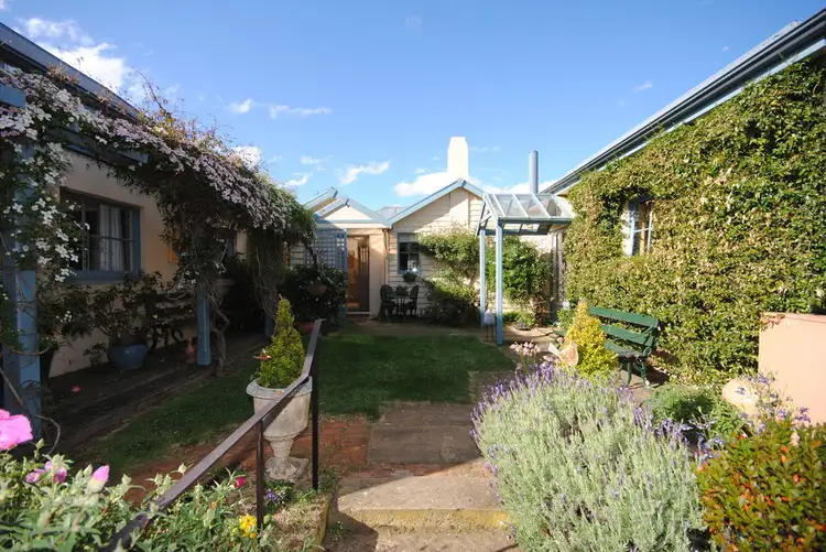 70 Esplanade, Oatlands TAS 7120