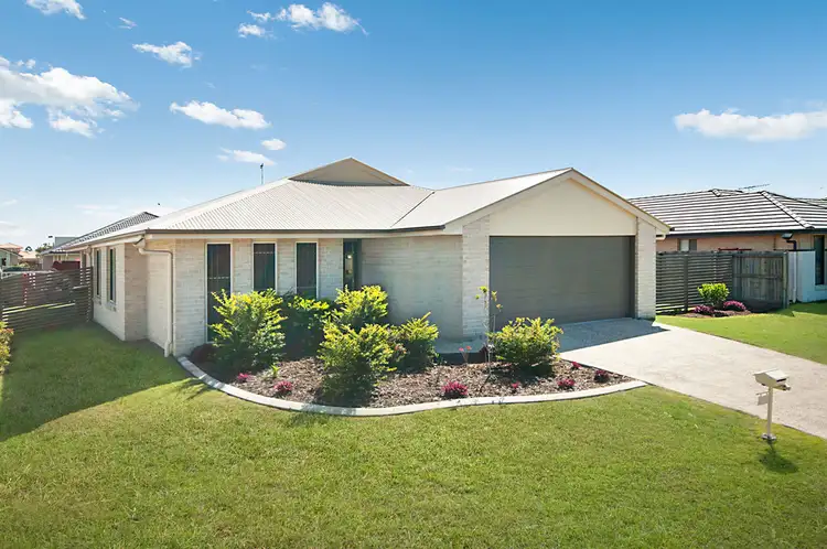 2 Dewdrop Place, Ningi QLD 4511