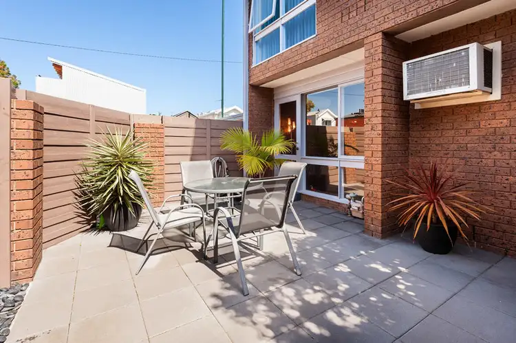 6/72 Derham Street, Port Melbourne VIC 3207