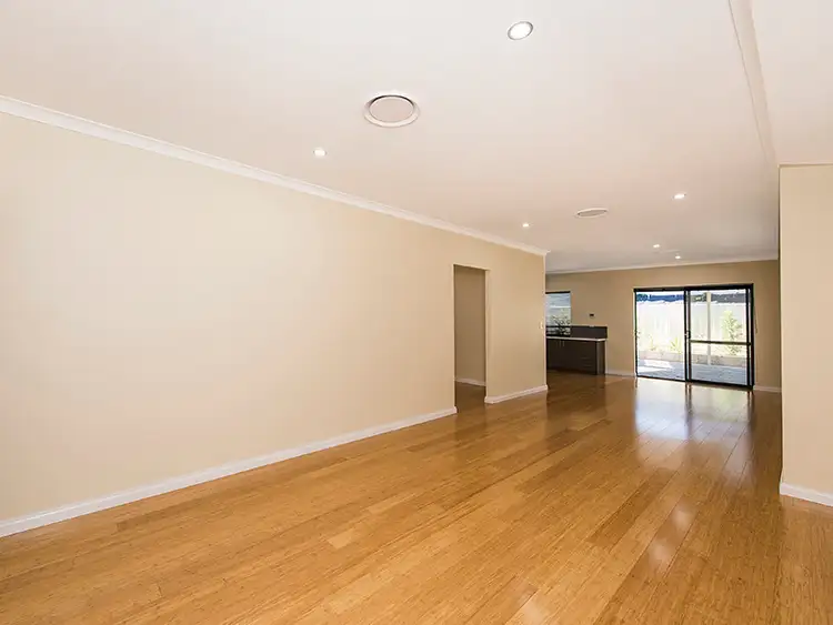 Seventh view of Homely house listing, 5 Range Court, High Wycombe WA 6057