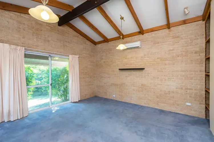 Sixth view of Homely house listing, 10 Lemana Court, Nollamara WA 6061