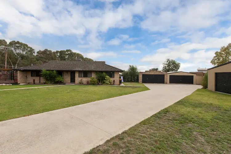 17 Kneebone Street, Ararat VIC 3377