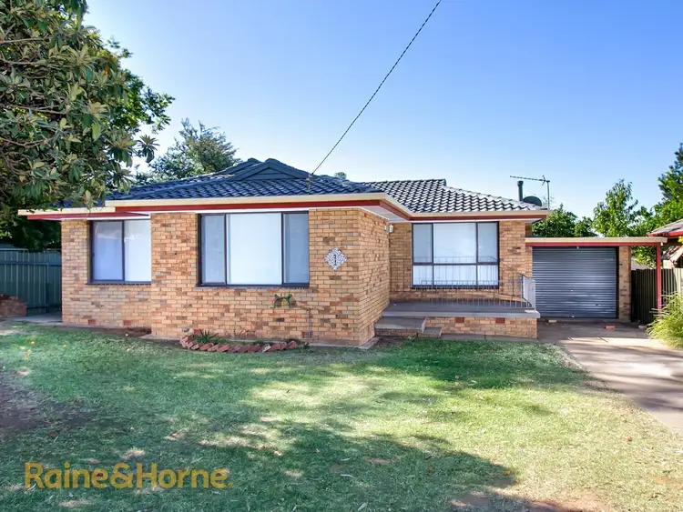 1 Sherwood Avenue, Kooringal NSW 2650