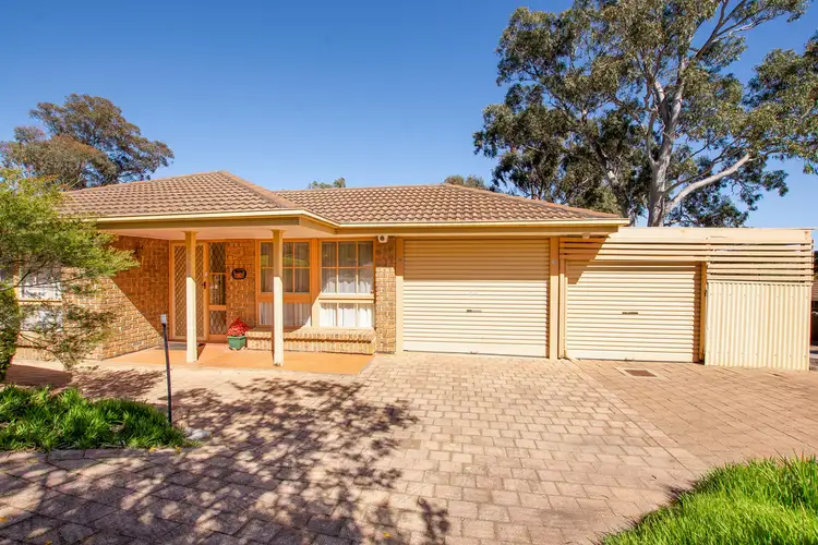 20 Outlook Drive, Aberfoyle Park SA 5159