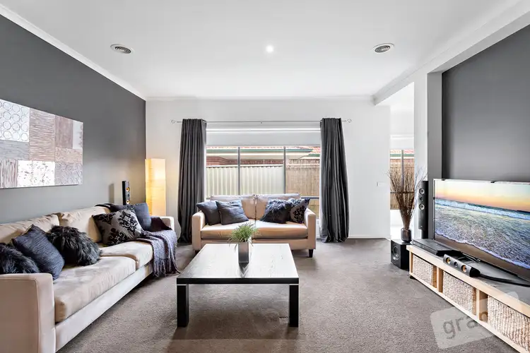 Fifth view of Homely house listing, 6 Frere Close, Pakenham VIC 3810