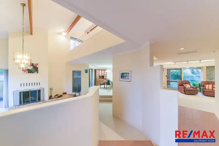 Sixth view of Homely house listing, 2 Vines Court, Leeming WA 6149