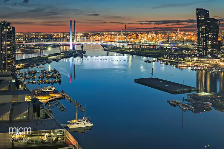 2907/100 Harbour Esplanade, Docklands VIC 3008