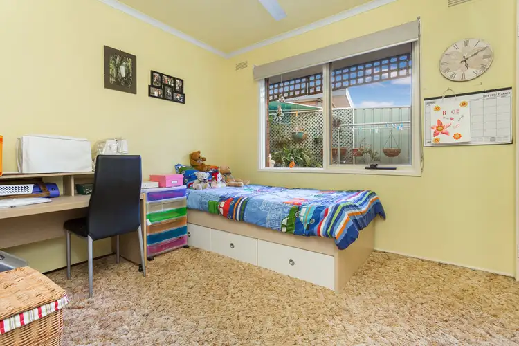 Fourth view of Homely house listing, 5 Boronia Crescent, Strathdale VIC 3550