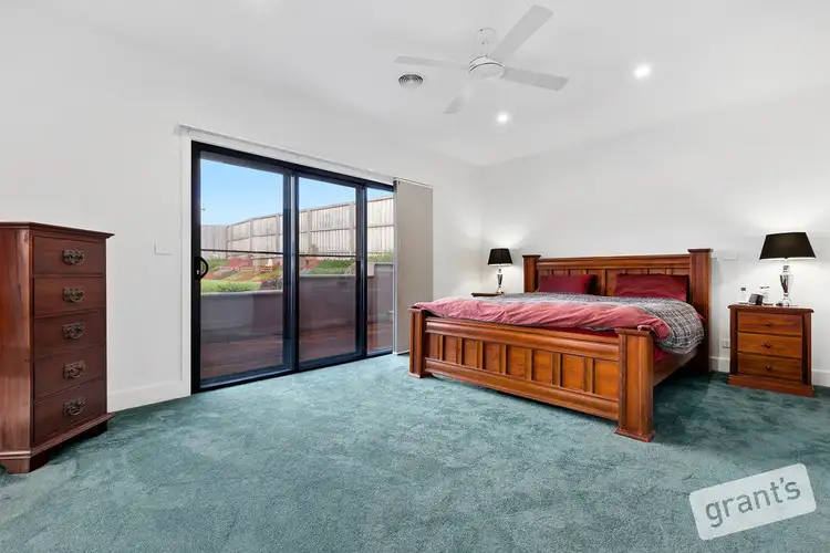 Fifth view of Homely house listing, 7 Clearwater Vista, Narre Warren North VIC 3804