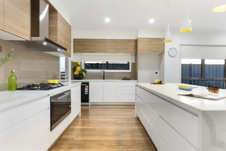 Sixth view of Homely house listing, 5 Mundaring Crescent, Craigieburn VIC 3064
