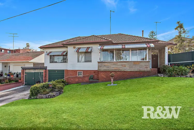 2 Neilson Avenue, Peakhurst NSW 2210