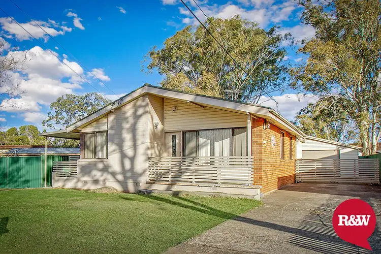 74 Marquesa Crescent, Lethbridge Park NSW 2770