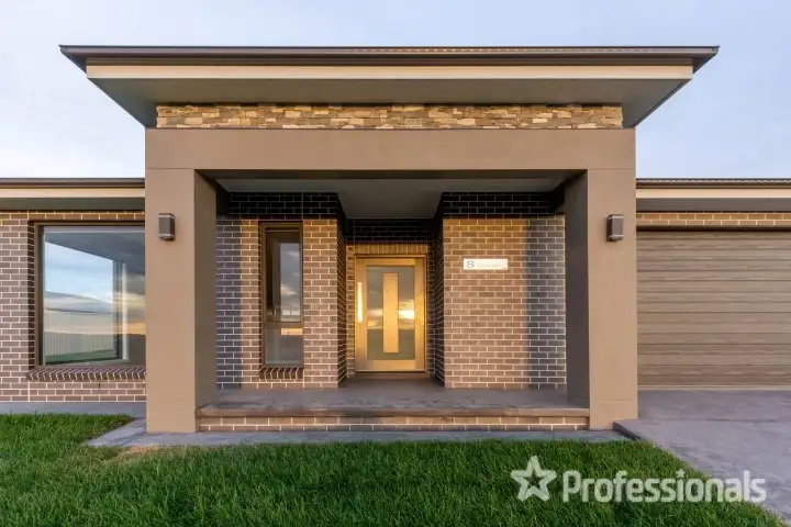Main view of Homely house listing, 8 Dillon Drive, Kelso NSW 2795