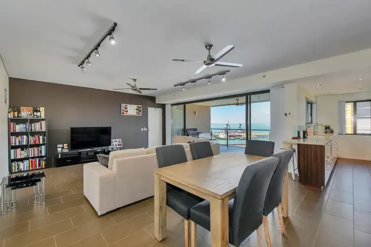 327/19 Kitchener Drive, Darwin City NT 800
