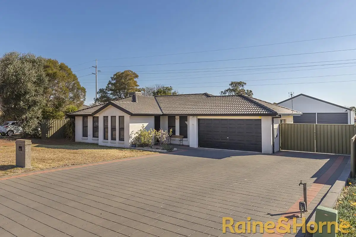 Main view of Homely house listing, 100 Twickenham Drive, Dubbo NSW 2830
